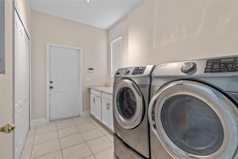 House in Saint Cloud, Florida 3 bedrooms, 169.55 sq.m. № 1784654 - photo 16