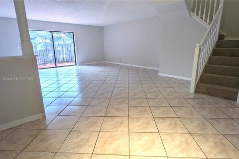 Townhouse in Plantation, Florida 3 bedrooms, 165.37 sq.m. № 1893219 - photo 1