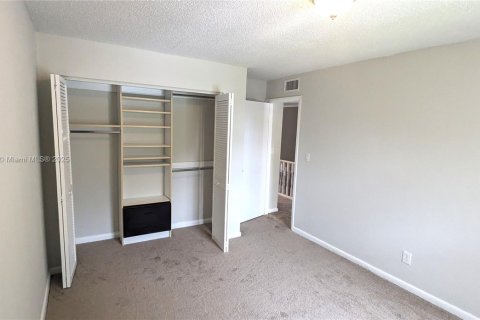 Townhouse in Plantation, Florida 3 bedrooms, 165.37 sq.m. № 1893219 - photo 15
