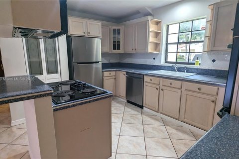 Townhouse in Plantation, Florida 3 bedrooms, 165.37 sq.m. № 1893219 - photo 4