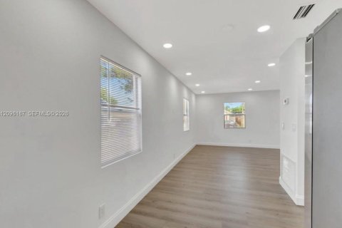 Villa ou maison à louer à West Palm Beach, Floride: 3 chambres № 2386940 - photo 6