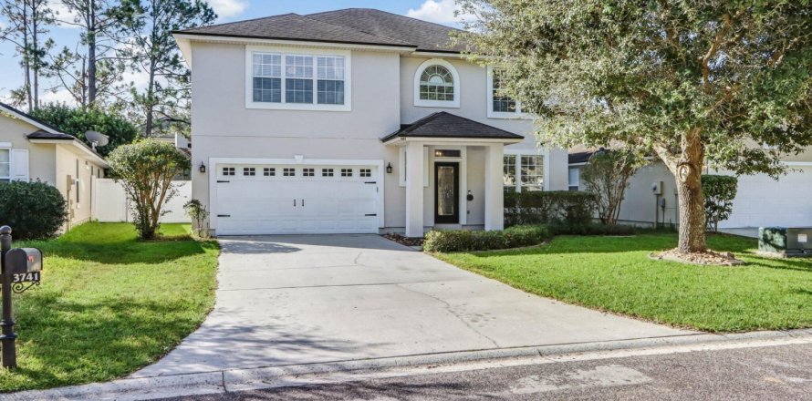 House in Orange Park, Florida 4 bedrooms, 244.15 sq.m. № 802253