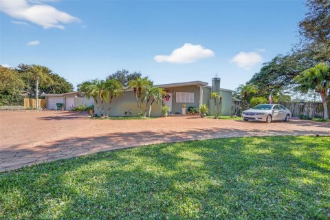 Villa ou maison à Miami, Floride 9 chambres, 391.86 m2 № 2025039