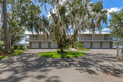 Condo in Crystal River, Florida, 2 bedrooms  № 2377545