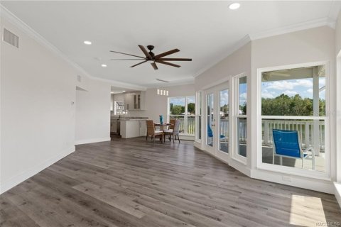 Condo in Crystal River, Florida, 2 bedrooms № 2377545 - photo 15