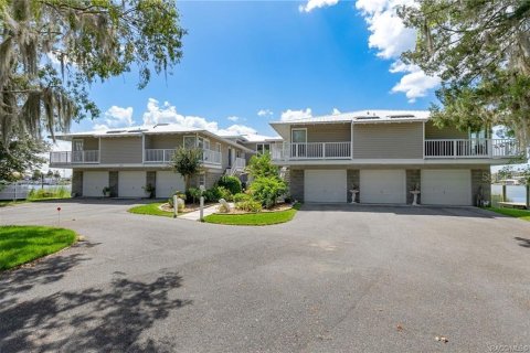 Condo in Crystal River, Florida, 2 bedrooms № 2377545 - photo 3
