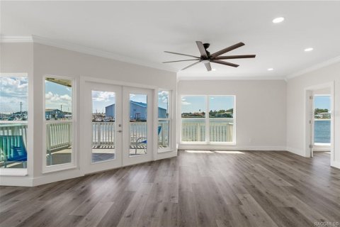 Condo in Crystal River, Florida, 2 bedrooms № 2377545 - photo 12