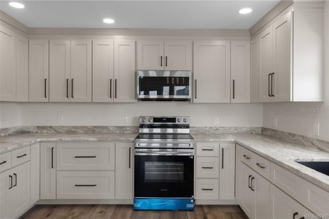 Condo in Crystal River, Florida, 2 bedrooms № 2377545 - photo 23