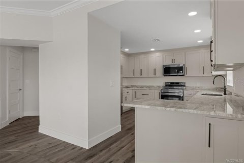 Condo in Crystal River, Florida, 2 bedrooms № 2377545 - photo 20