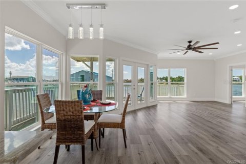 Condo in Crystal River, Florida, 2 bedrooms № 2377545 - photo 18