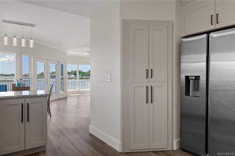 Condo in Crystal River, Florida, 2 bedrooms № 2377545 - photo 26