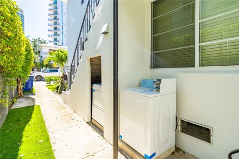 Propiedad comercial en venta en Miami Beach, Florida, 367.15 m2 № 1970315 - foto 19