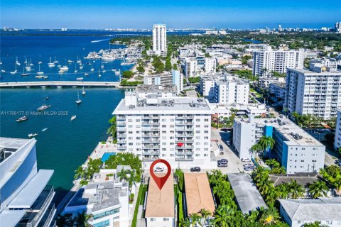 Propiedad comercial en venta en Miami Beach, Florida, 367.15 m2 № 1970315 - foto 22