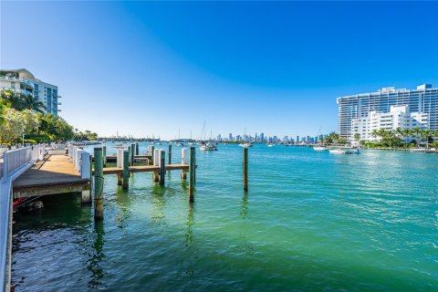 Propiedad comercial en venta en Miami Beach, Florida, 367.15 m2 № 1970315 - foto 20