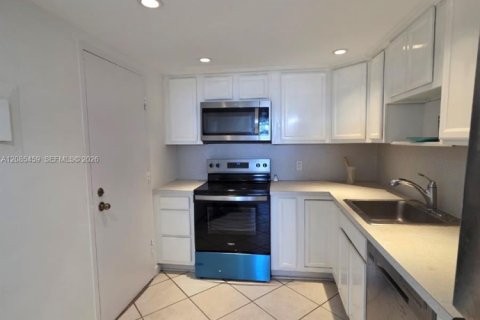 Copropriété à louer à Miami Beach, Floride: 1 chambre, 85.47 m2 № 2360121 - photo 5