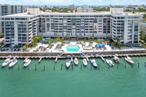 Copropriété à louer à Miami Beach, Floride: 1 chambre, 85.47 m2 № 2360121 - photo 10