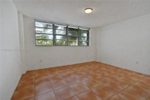 Copropriété à louer à Miami Beach, Floride: 1 chambre, 85.47 m2 № 2360121 - photo 6