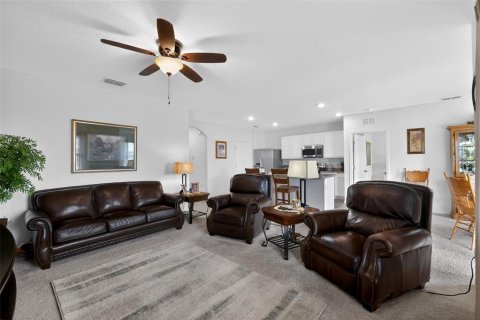 House in Haines City, Florida 3 bedrooms, 160.26 sq.m. № 2132048 - photo 4