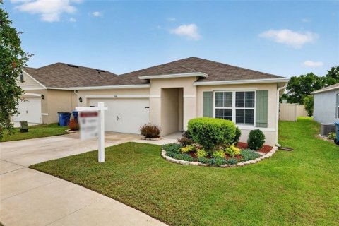 House in Haines City, Florida 3 bedrooms, 160.26 sq.m. № 2132048 - photo 2