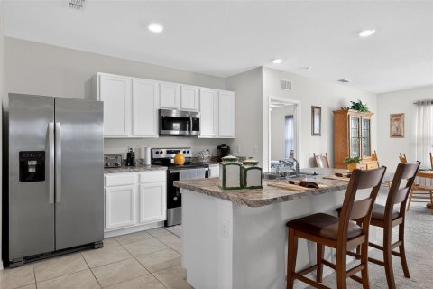 House in Haines City, Florida 3 bedrooms, 160.26 sq.m. № 2132048 - photo 7