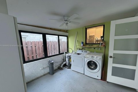 Casa en alquiler en Hallandale Beach, Florida, 2 dormitorios, 144.93 m2 № 1951028 - foto 18
