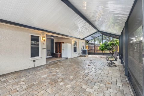 Casa en venta en Tampa, Florida, 4 dormitorios, 196.21 m2 № 1910037 - foto 2