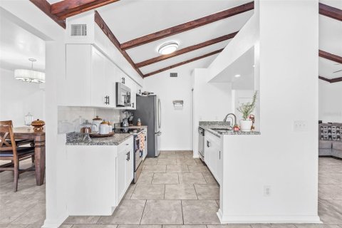 Casa en venta en Tampa, Florida, 4 dormitorios, 196.21 m2 № 1910037 - foto 22