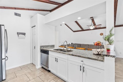 Casa en venta en Tampa, Florida, 4 dormitorios, 196.21 m2 № 1910037 - foto 17