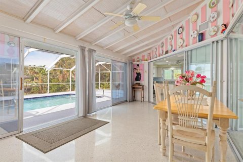 House in Port Charlotte, Florida 2 bedrooms, 157.75 sq.m. № 879193 - photo 27