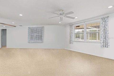 House in Port Charlotte, Florida 2 bedrooms, 157.75 sq.m. № 879193 - photo 28