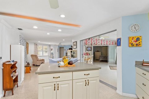 House in Port Charlotte, Florida 2 bedrooms, 157.75 sq.m. № 879193 - photo 18
