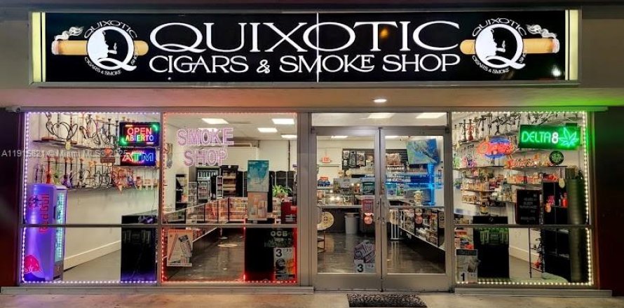 Commercial property in Homestead, Florida № 1973651