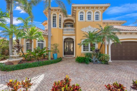 Villa ou maison à Pompano Beach, Floride 4 chambres, 256.32 m2 № 2090615