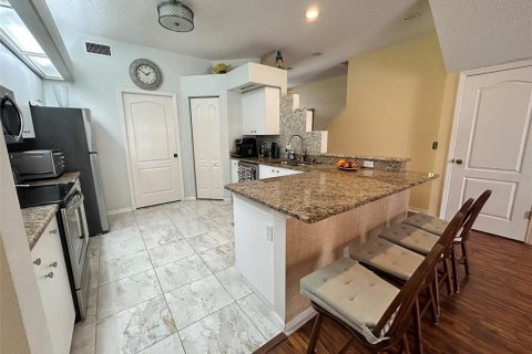 Townhouse in Oldsmar, Florida 3 bedrooms, 134.89 sq.m. № 1915496 - photo 5