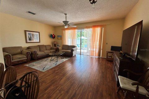 Townhouse in Oldsmar, Florida 3 bedrooms, 134.89 sq.m. № 1915496 - photo 3