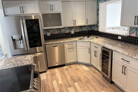 House in Bradenton, Florida 3 bedrooms, 153.66 sq.m. № 2379373 - photo 5