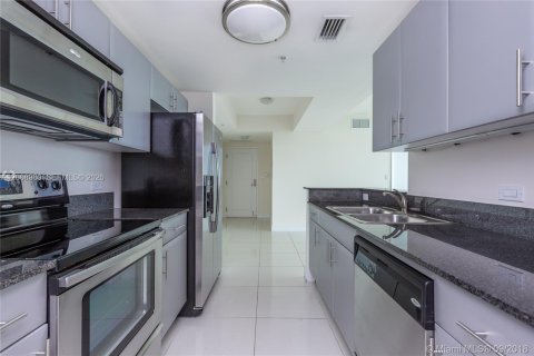 Condo in Miami, Florida, 1 bedroom № 2072087 - photo 22