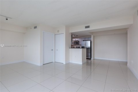 Condo in Miami, Florida, 1 bedroom № 2072087 - photo 16