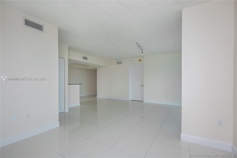 Condo in Miami, Florida, 1 bedroom № 2072087 - photo 17