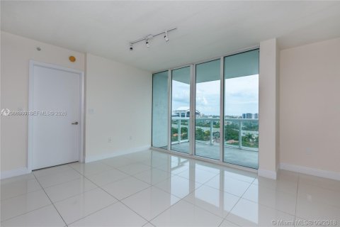 Condo in Miami, Florida, 1 bedroom № 2072087 - photo 15