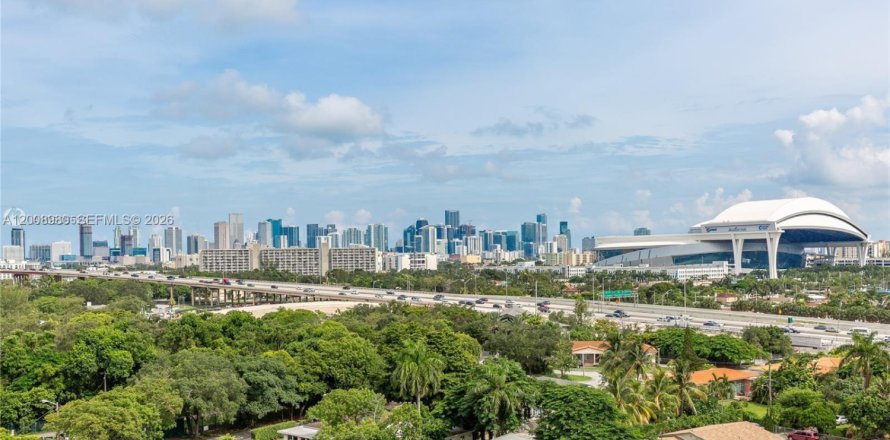 Condo in Miami, Florida, 1 bedroom № 2072087