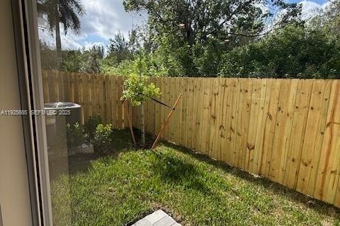 Townhouse in Homestead, Florida 3 bedrooms № 1984082 - photo 13