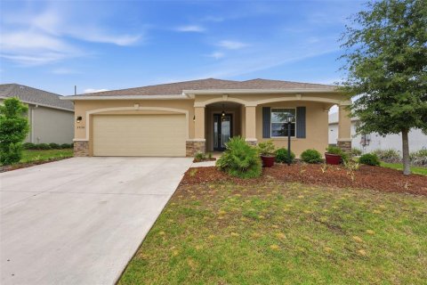 House in Ocala, Florida 3 bedrooms, 181.44 sq.m. № 2126435