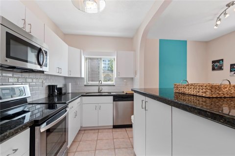 Propiedad comercial en venta en Hollywood, Florida, 224.08 m2 № 2031812 - foto 29