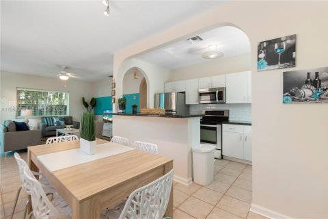 Propiedad comercial en venta en Hollywood, Florida, 224.08 m2 № 2031812 - foto 28