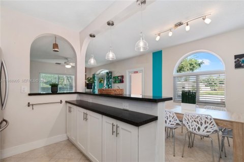 Propiedad comercial en venta en Hollywood, Florida, 224.08 m2 № 2031812 - foto 9