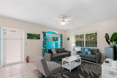 Propiedad comercial en venta en Hollywood, Florida, 224.08 m2 № 2031812 - foto 24