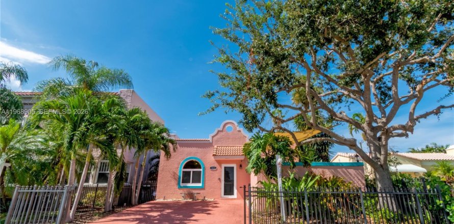 Propiedad comercial en Hollywood, Florida 224.08 m2 № 2031812