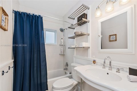 Propiedad comercial en venta en Hollywood, Florida, 224.08 m2 № 2031812 - foto 16