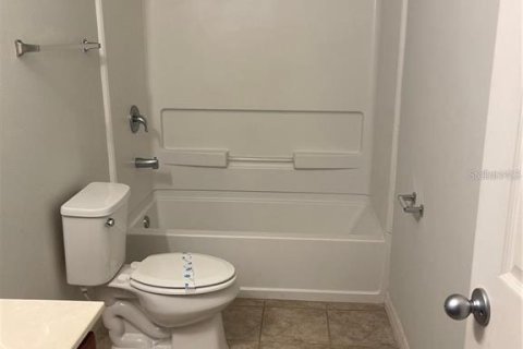 Adosado en venta en Kissimmee, Florida, 4 dormitorios, 165.55 m2 № 2109768 - foto 11